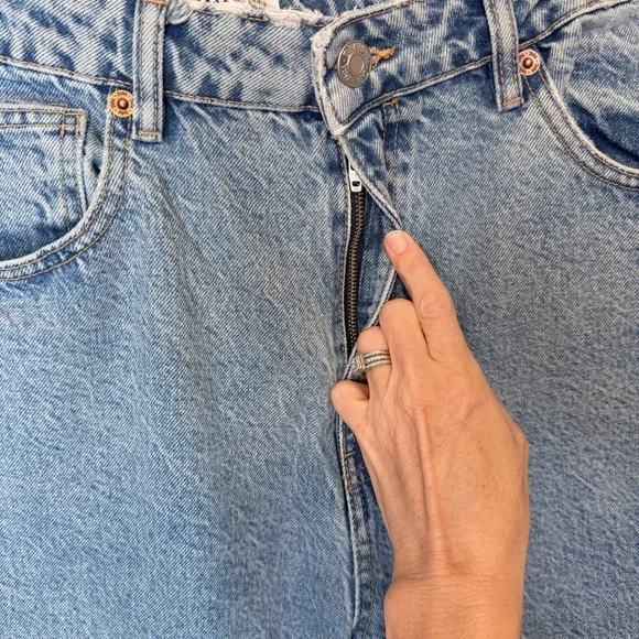 ZARA | High Rise Baggy Relaxed Ankle Mom Jeans - Picture 5 of 11